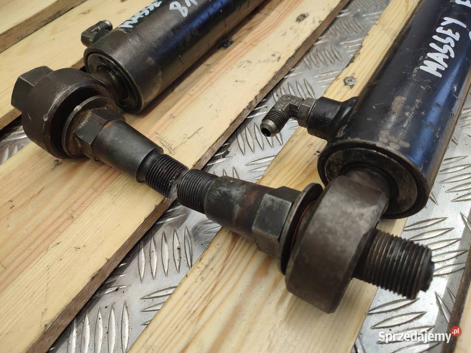 Siłownik skrętu osi Massey Ferguson 8170 sprzedam