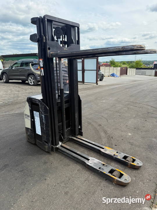wózek paletowy z masztem CROWN ESi4000 Triplex elektryczny sprzedam