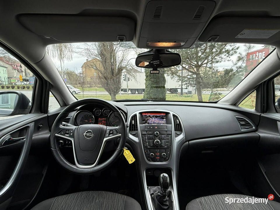 Opel Astra Opel Astra J 14T Lift 2014r Nawigacja światła do jazdy dziennej