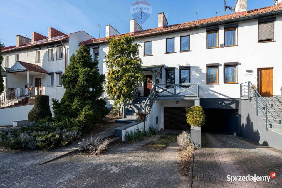 Dom z ogrodem i garażem Baranowo 178 m Liczba pokoi 5 Sprzedaż