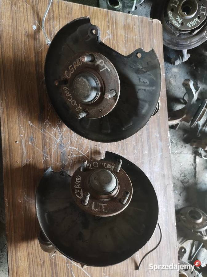 KIA CERATO 20 piasta tył