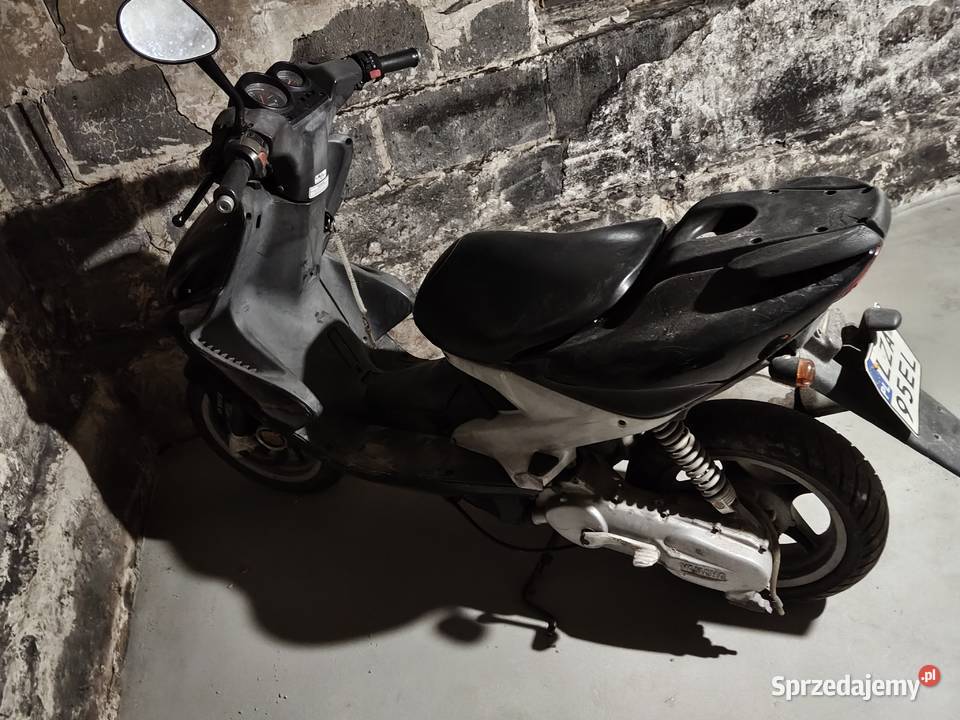 Skuter Yamaha 100 Aerox yq100 Rok produkcji 2004