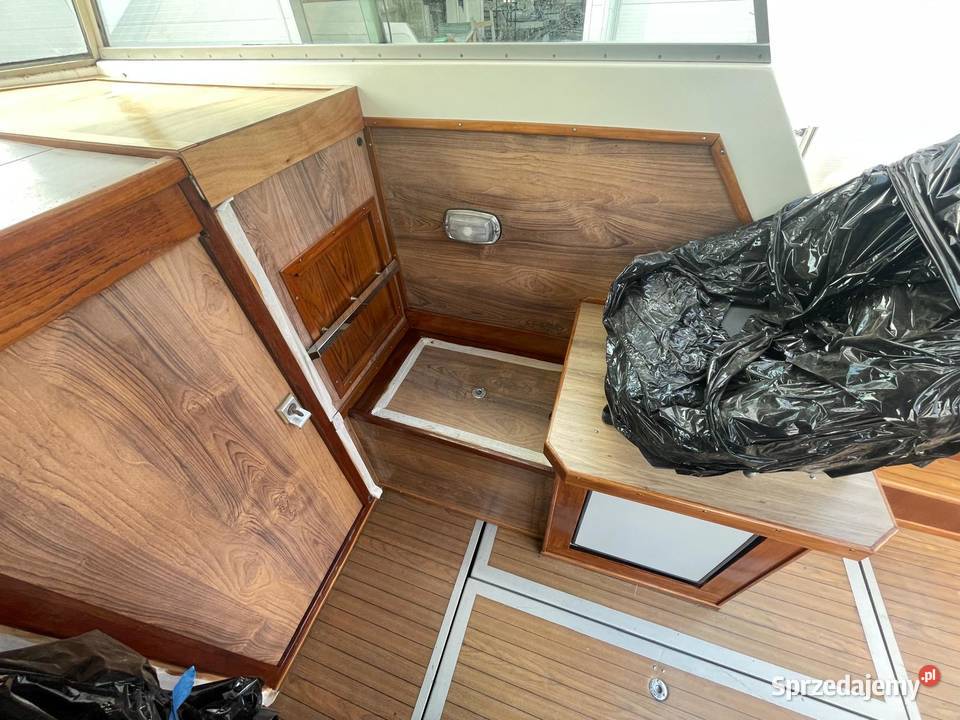 Princess 32 klasyczny jacht motorowy remoncie Giżycko