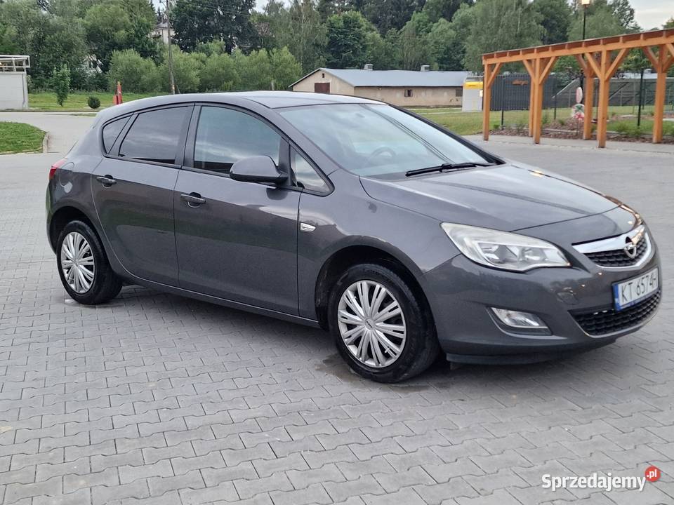 Opel Astra J Hatchback 14 Benz Niski Przebieg kurtyny powietrzne Ryglice