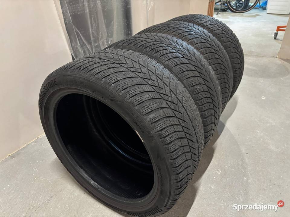 Opony Bridgestone Blizzak LM005 25540R19 komplet