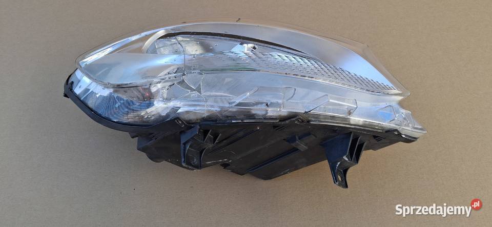 MERCEDES SPRINTER W907 W910 REFLEKTOR PRAWY