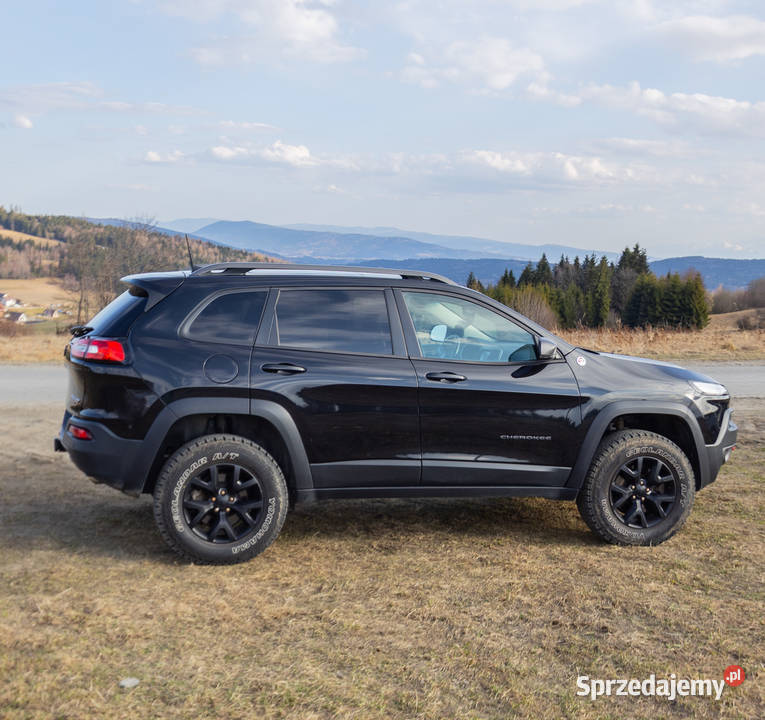 Jeep Cherokee Trailhawk 32 V6 Pentastar LIFT 2 światła przeciwmgielne Cherokee Tokarnia