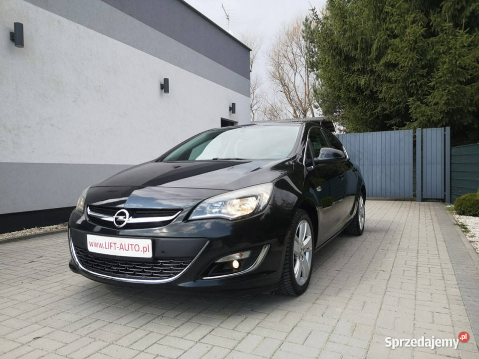 Opel Astra 14 T140 Klimatr Temp Alu17 LIFT Parkt garażowany Strzegom