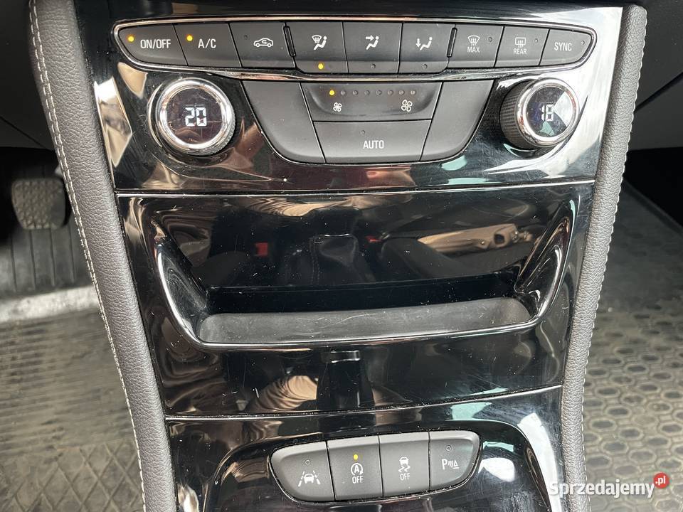 Opel Astra K 2016r gniazdo USB Astra