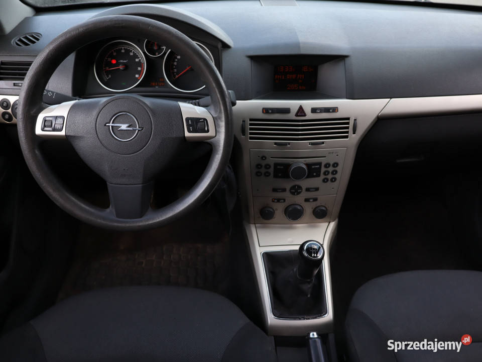 Opel Astra 18 16V czarny dolnośląskie Bielany Wrocławskie