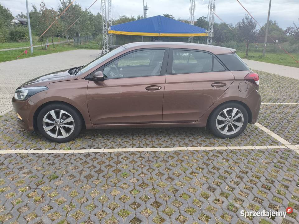 Hyundai i20 14 benzyna 1368cm3 Samochody osobowe Szydłowo