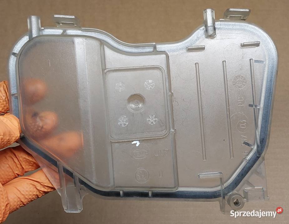 ZAŚLEPKA LAMPY LEWA PRZÓD SKODA FABIA I 24636703 Mielęcin