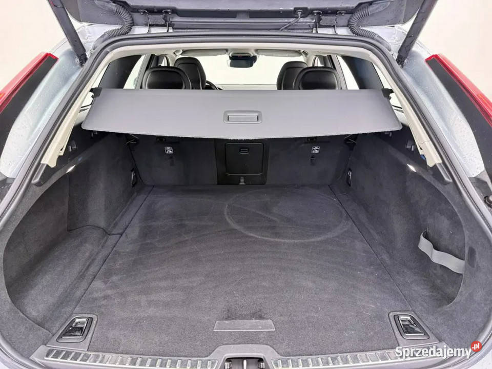 Volvo V90 20 D3 Automat Inscription Skóry Rok produkcji 2018 Volvo Lipówki sprzedam