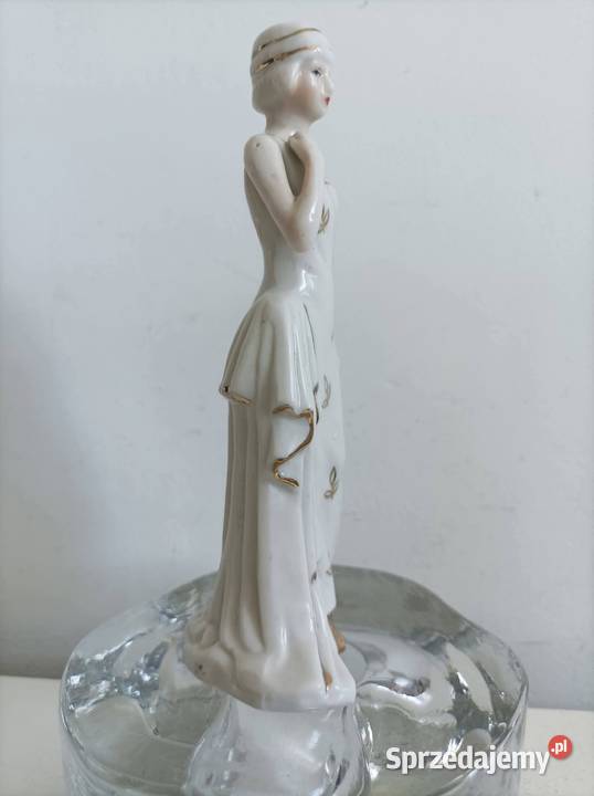 Stara porcelanowa figurka Dzierżoniów