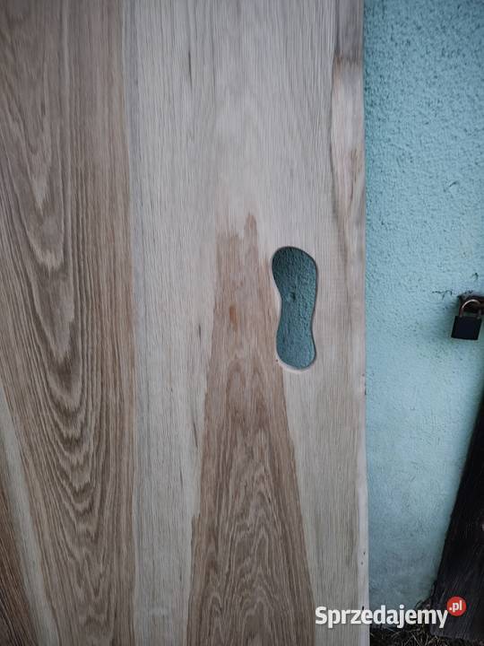 Drzwi dębowe z metalowymi okuciami Drzwi wewnętrzne Piła