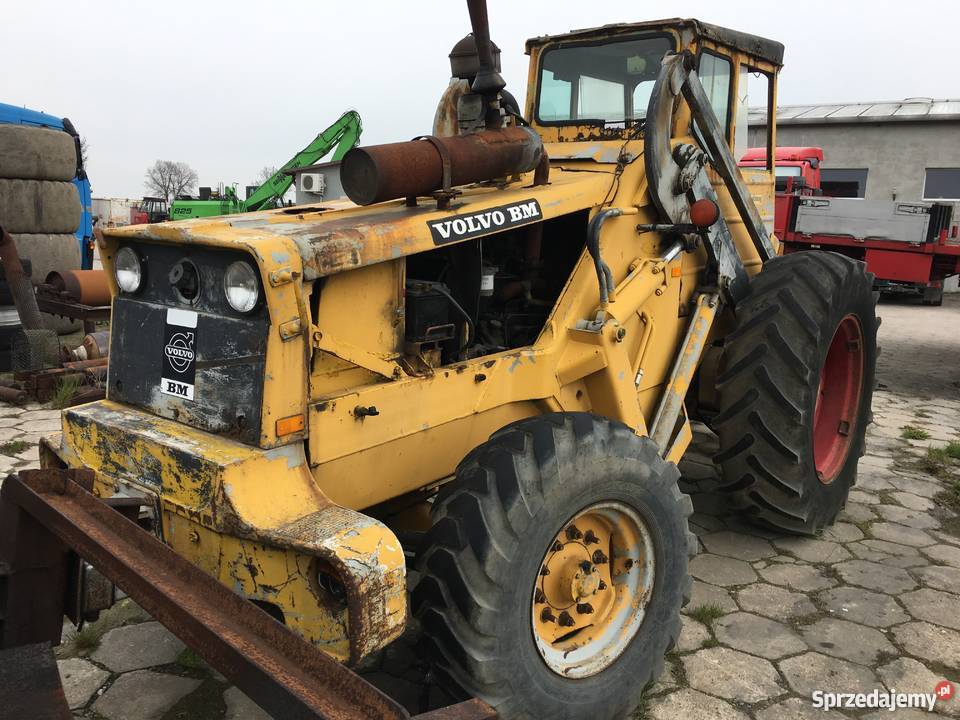 Volvo BM Rok produkcji 1975 Koparko ładowarki Janikowo