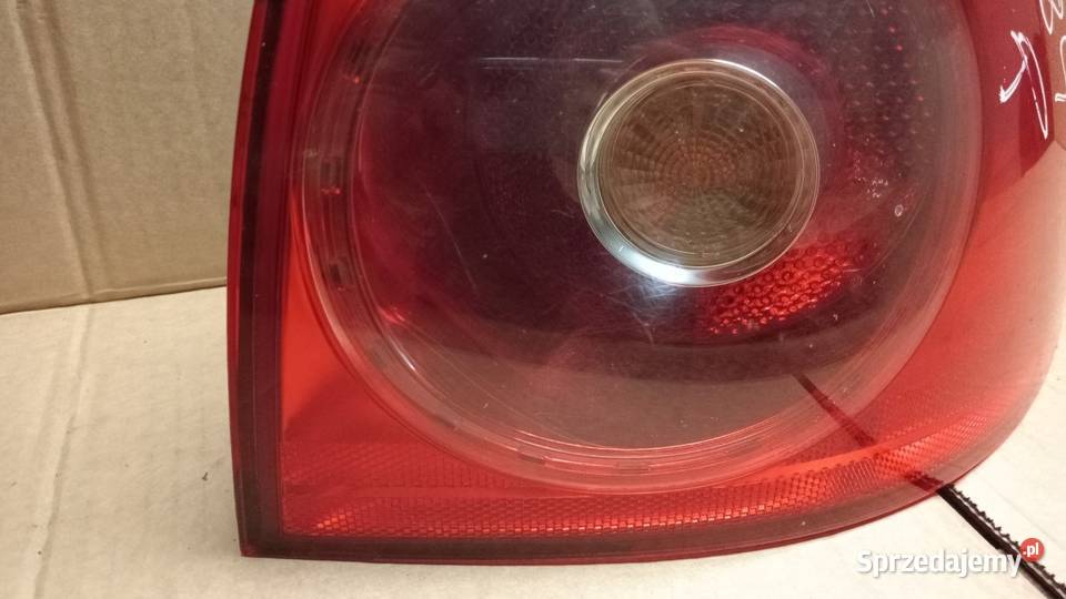 VW GOLF V HB LAMPA TYŁ PRAWA Zbierkowo