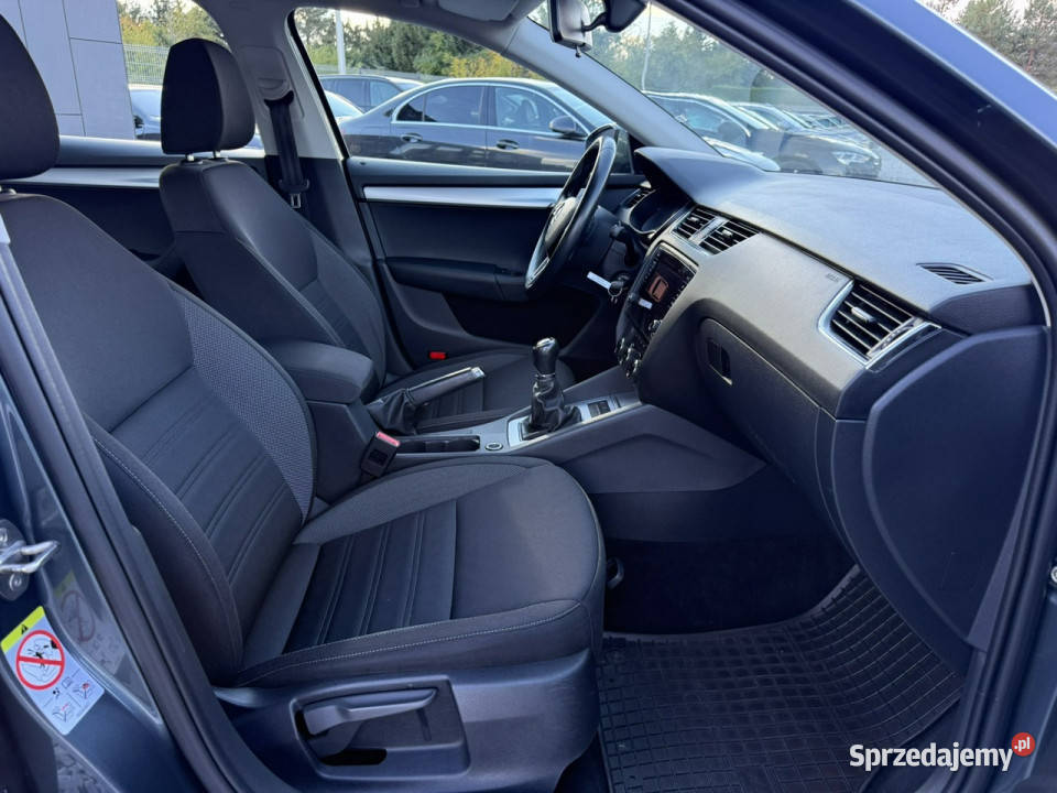 koda Octavia 16TDi 115 2019 Ambition 107 Salon wielofunkcyjna kierownica Wrocław