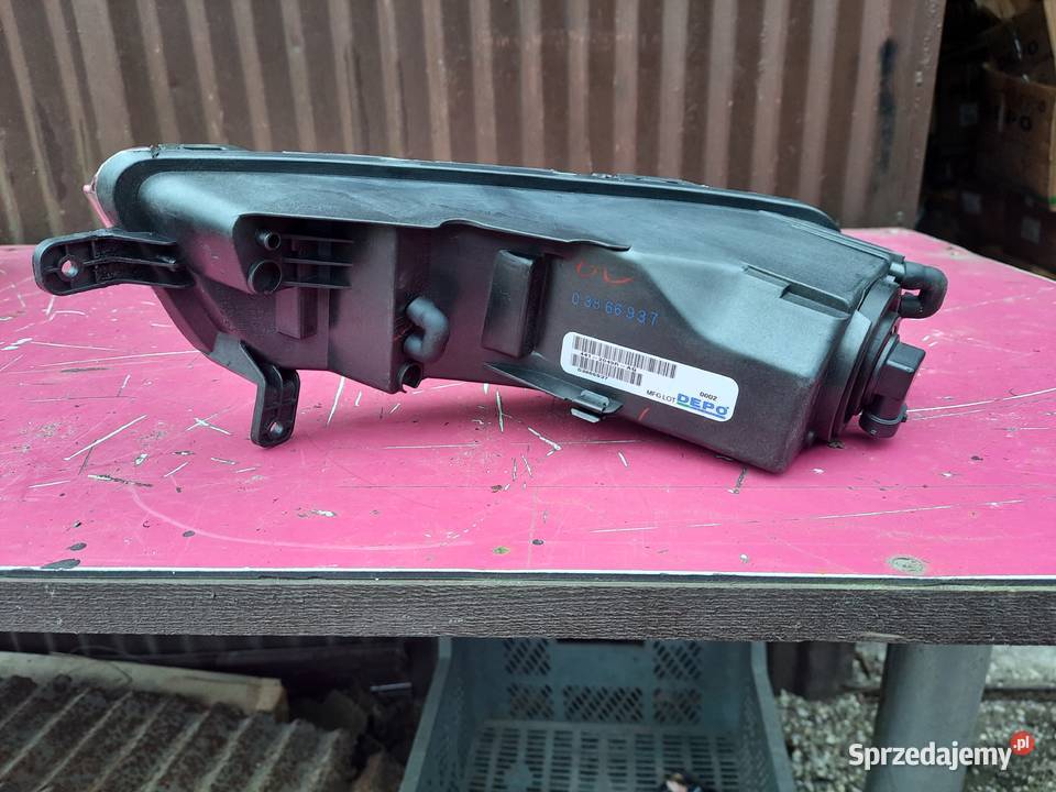 Halogen prawy vw C b7 13r nowy Pruszków sprzedam