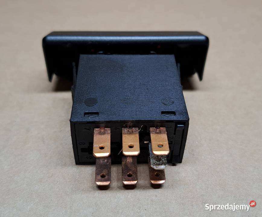 Włącznik świateł awaryjnych Opel Corsa A 1241658