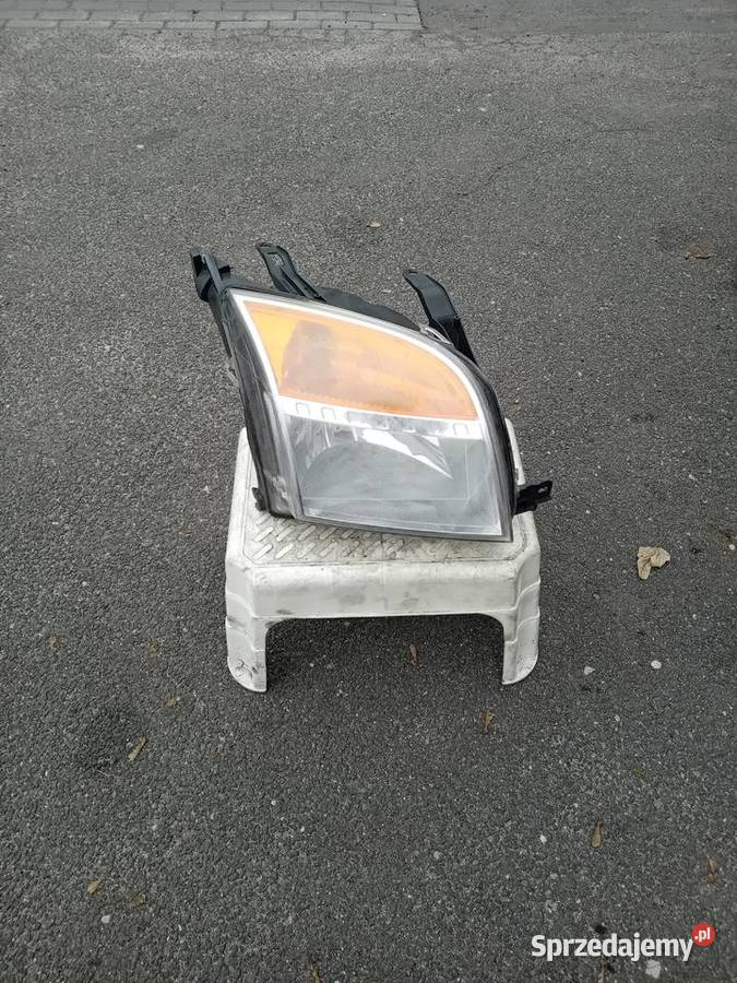 Lampa prawy przód Ford Fusion Lift Trzcianka