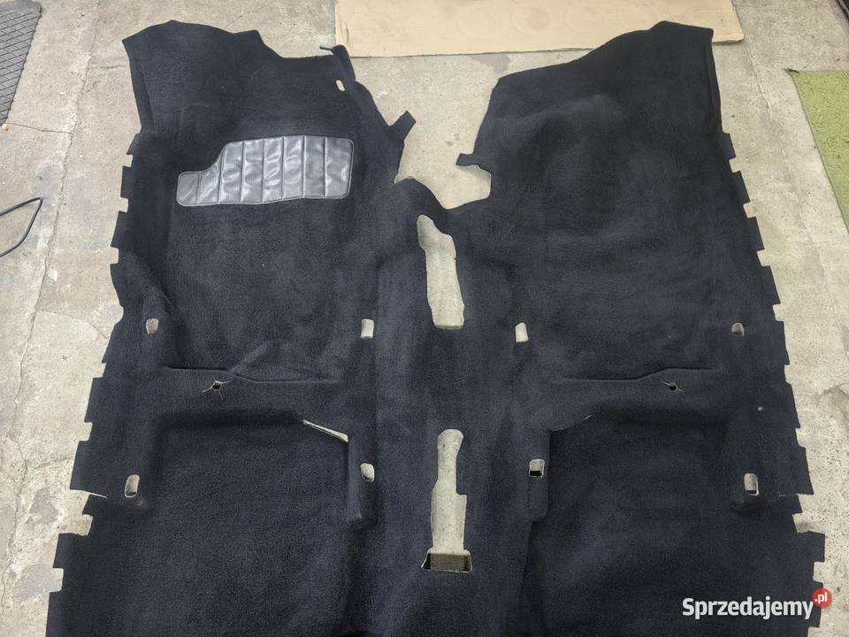 Przednia wykładzina czarna golf II MK2 nowa Inczew