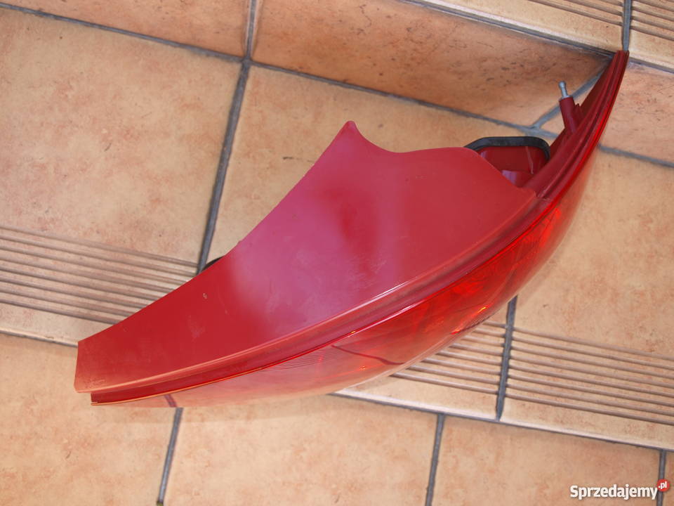 Peugeot 207 lampa tylna prawa 35drzwi 2005 2013r