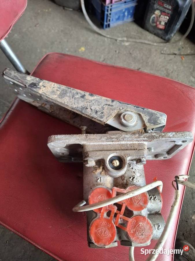 Pedał hamulca pneumatycznego knorr Licenc nowy Targoszyn sprzedam