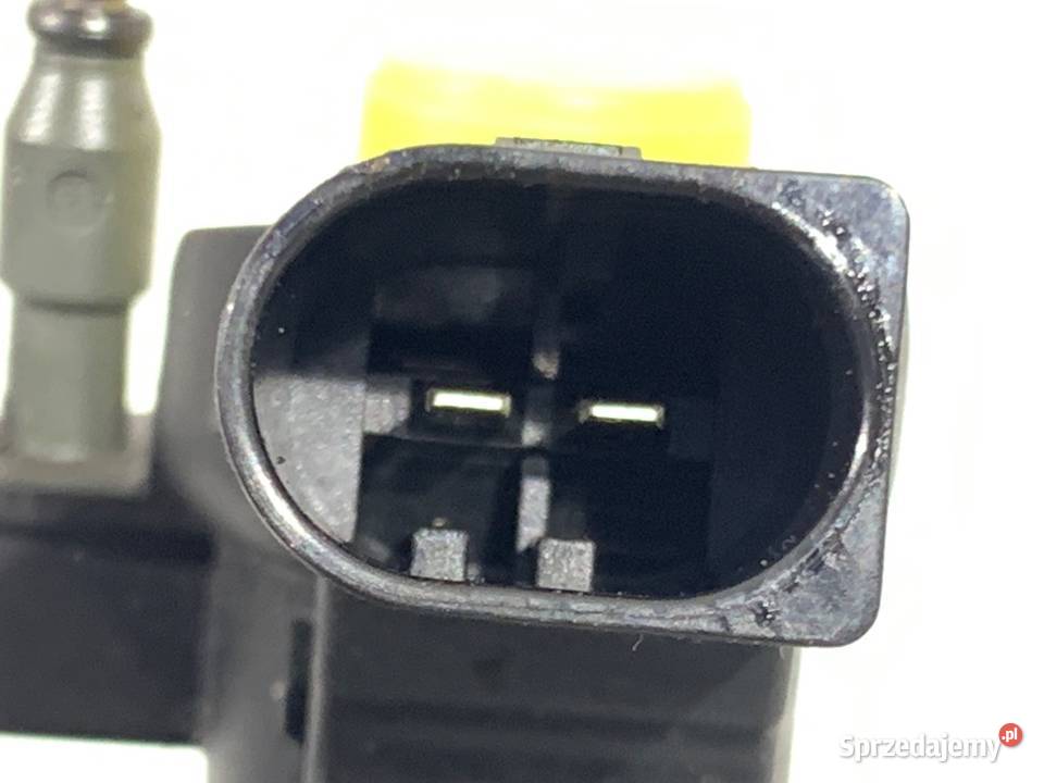 WTRYSKIWACZE KOMPLET AUDI A4 B8 03L130277 20 136 Wtryskiwacze