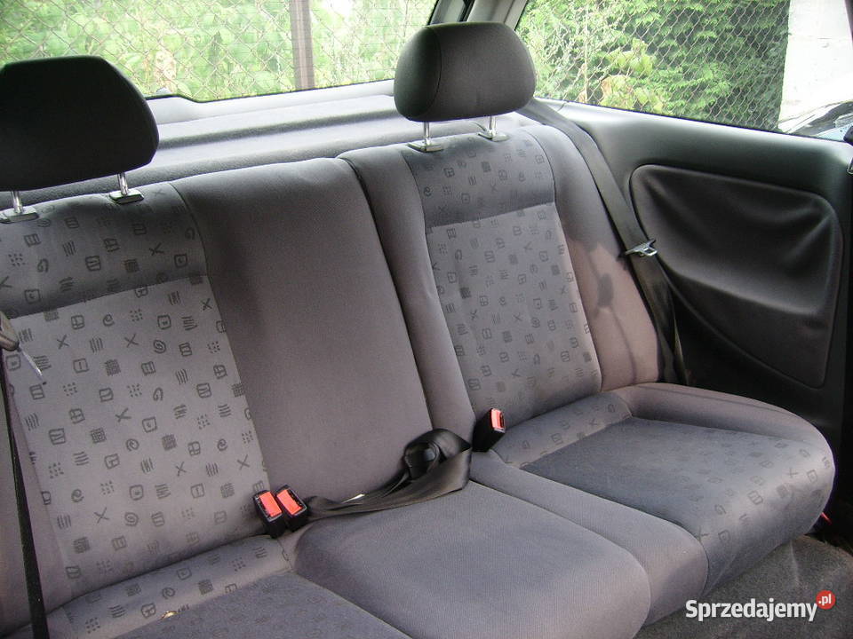 Tylna kanapa SEAT IBIZA II CORDOBA 9402 POLO osobowe mazowieckie Radom