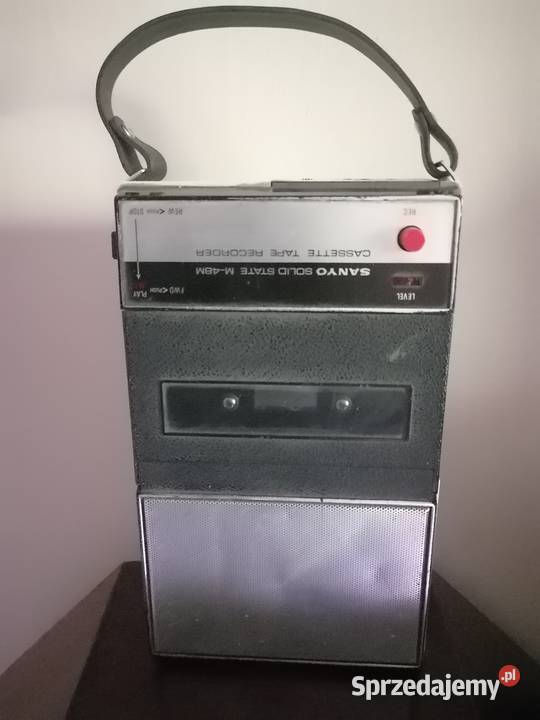 Stary magnetofon kasetowy