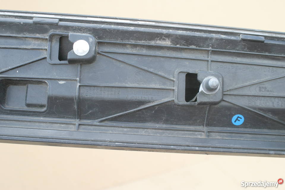 SKODA SUPERB III LISTWA DRZWI LEWA PRZEDNIA listwy boczne