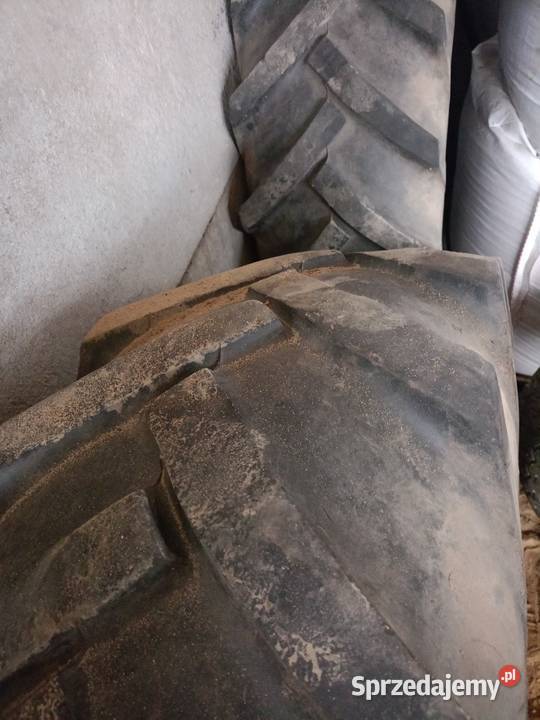 Opony 16930 48070R30 Strojec