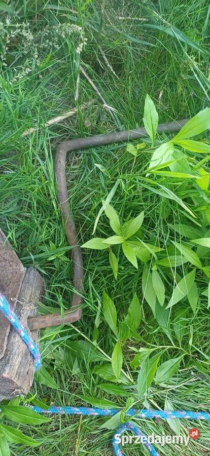 Stary drewniany wał kołowrotu studni z korbą Puławy sprzedam