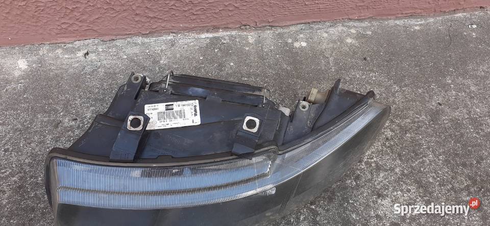 Lampa Valeon lewa przód Seat Leon 1m Toledo 2 lampy przednie sprzedam