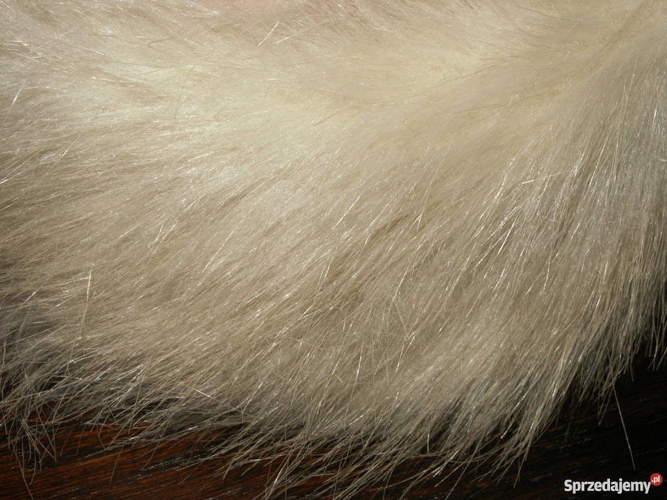 Czapka toczek ze sztucznym futrem nowa Odzież damska Kluczbork