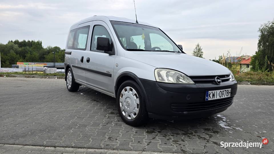Opel Combo C Tour lpg 252km Zabawa