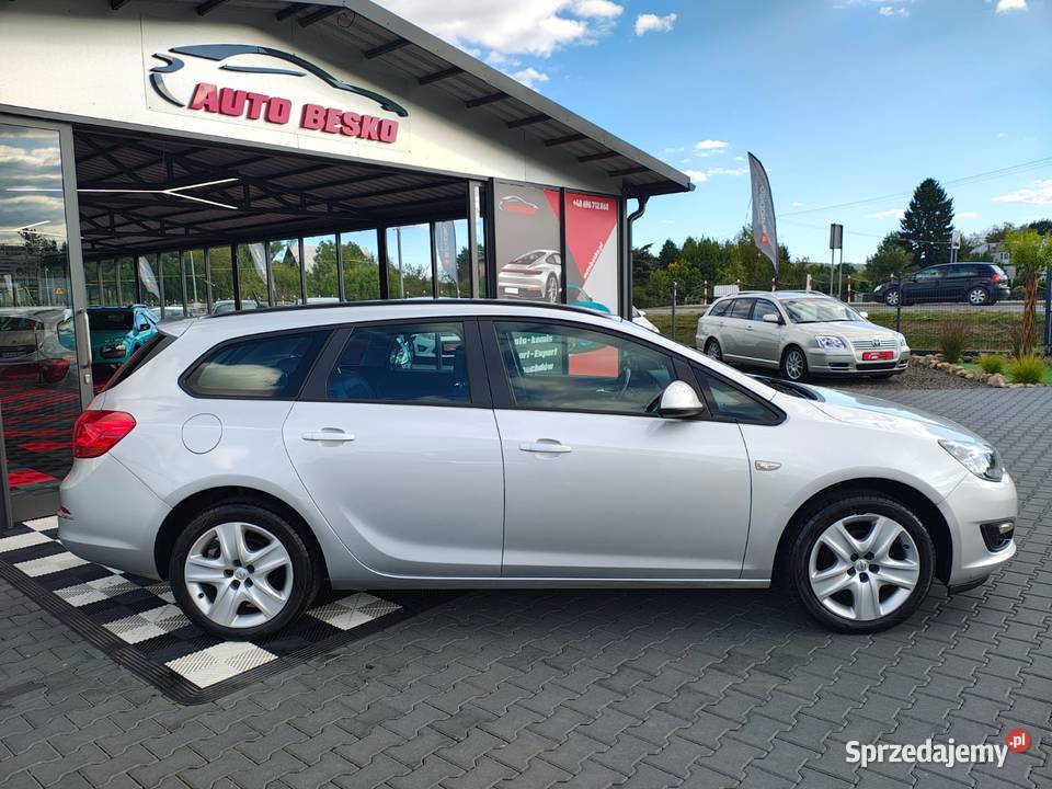 Opel Astra Sport Tourer 14BenzynaLPG Niski Astra Zarszyn