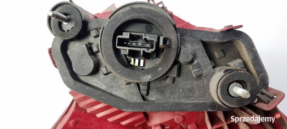 LAMPA PRAWA TYŁ CITROEN C5 9681063680
