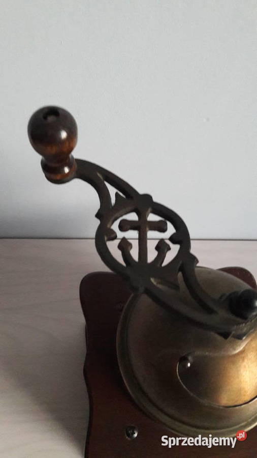 Młynek stary drewniany ręczny z rączką kotwica brązowy Głuchołazy