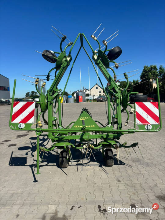 Przetrząsacz siana KRONE KW 672 67 m 2014 r nieuszkodzony Włosty