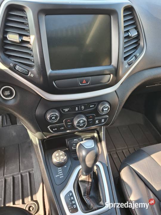 Jeep cherokee KL TRAILHOWK 32 4x4 Turobin sprzedam