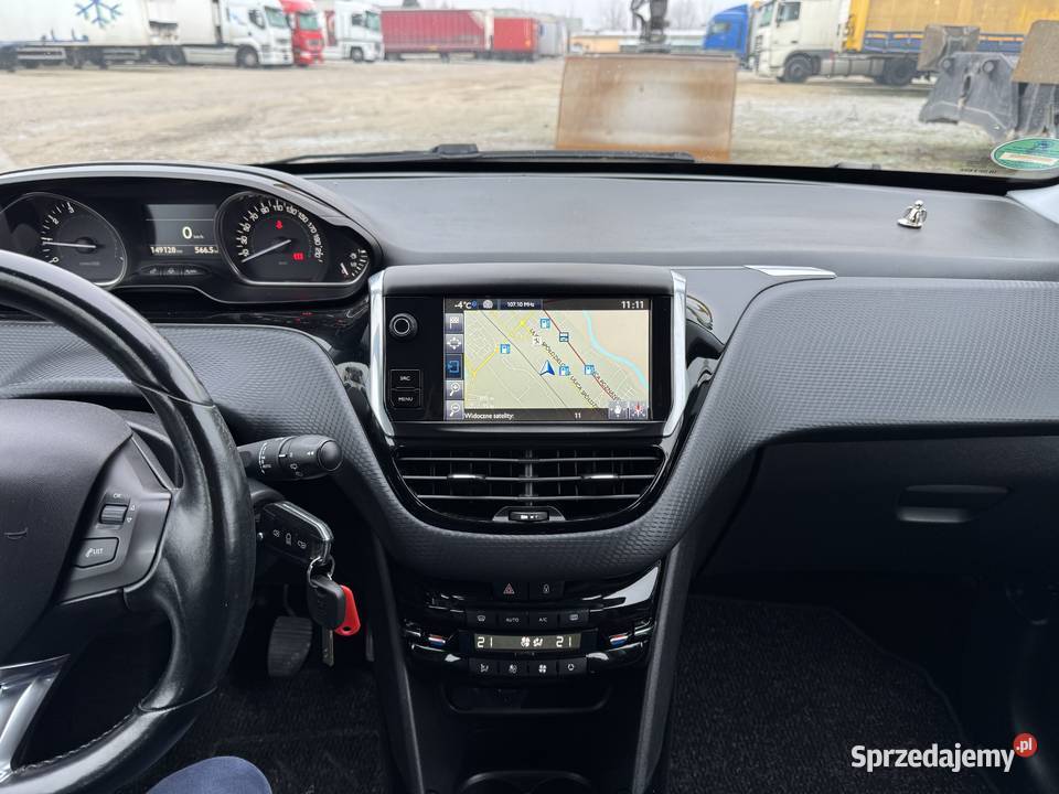 Peugeot 2008 12 BENZYNA Klimatronik Nawigacja Konin