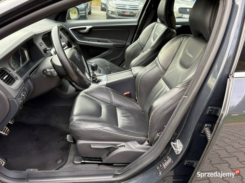 Volvo S60 D2 RDesign Xenony Ciemne skóry Lifting elektryczne lusterka mazowieckie Lipówki