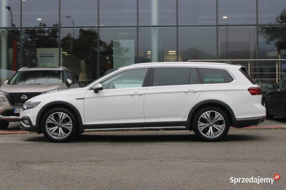 Volkswagen Passat 2021r IQ Light Hak AAC małopolskie Kraków