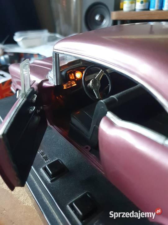 1957 CHEVROLET BEL AIR 118 metalowy światła Radlin