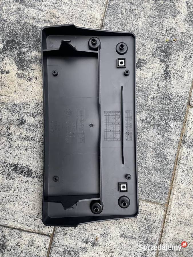 Listwa pod tablice rejestracyjną BMW F30 nowa i osobowe Goszczanów sprzedam
