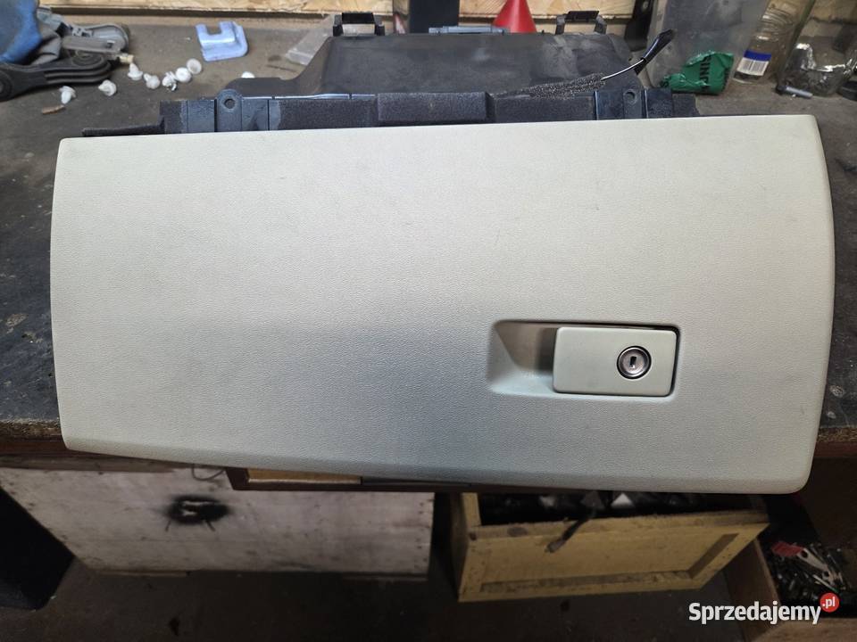 Schowek Volvo v70 xc70 Schowki, półki Zabierzów