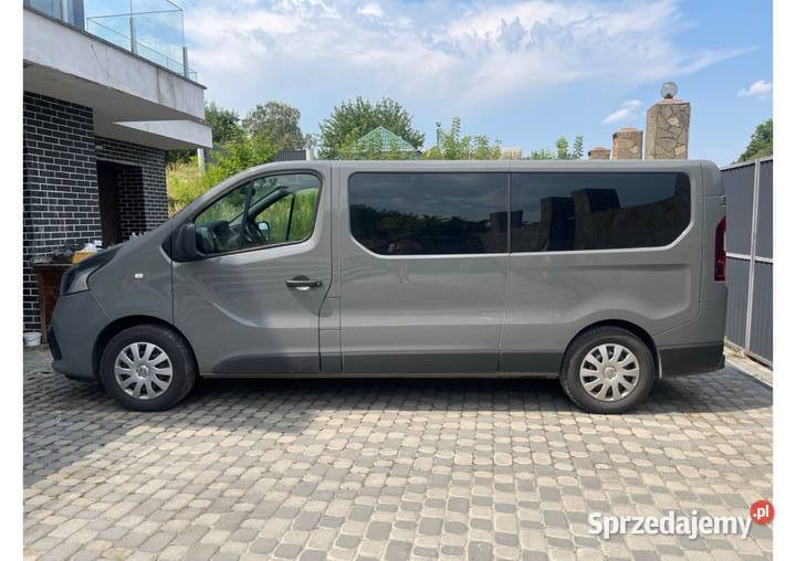 Renault Trafic 2019r 33000 9osobowy 1598 szary Rzeszów sprzedam