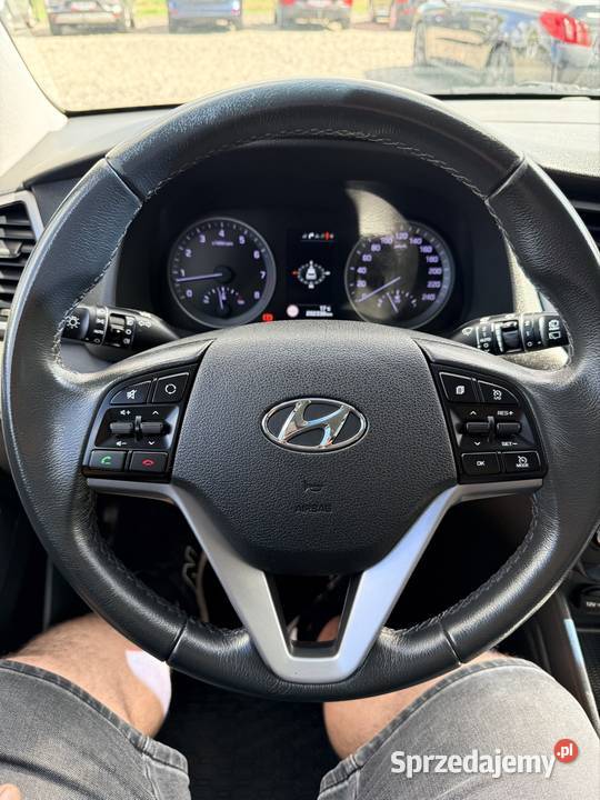 Hyundai Tucson 16 benzyna 2015r podgrzewane fotele lubelskie Tomaszów Lubelski